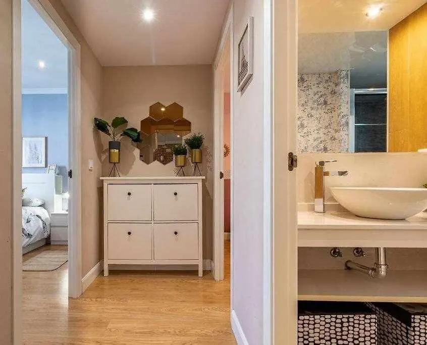 Apartamento 3 En Estadio Del Sevilla 8 Plazas Y M