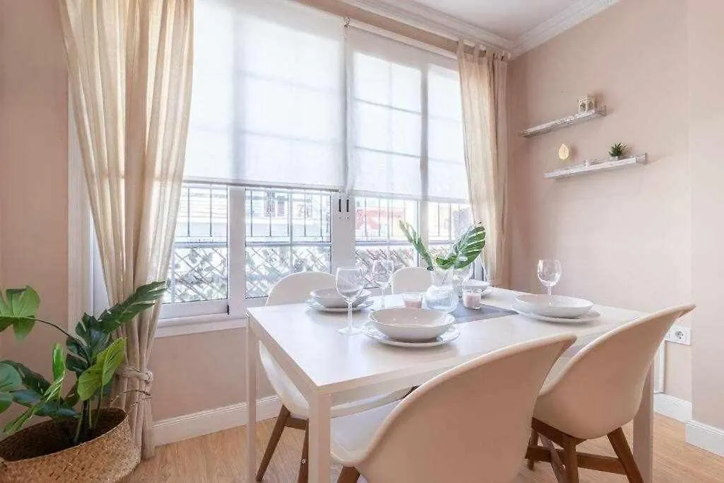 Apartamento 3 En Estadio Del Sevilla 8 Plazas Y M